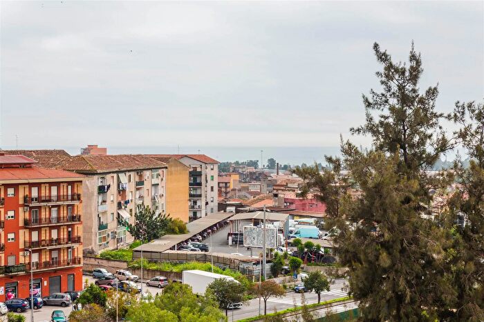 Appartamento trilocale in vendita in Via Missori, Catania