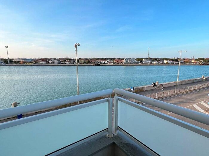 Appartamento trilocale in affitto in Via Giuseppe Garibaldi, Marina di Ravenna, Ravenna