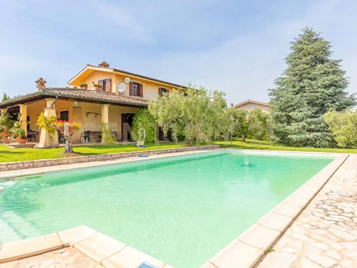 Casa con 11 locali in vendita in Via di Battiferro, Formello