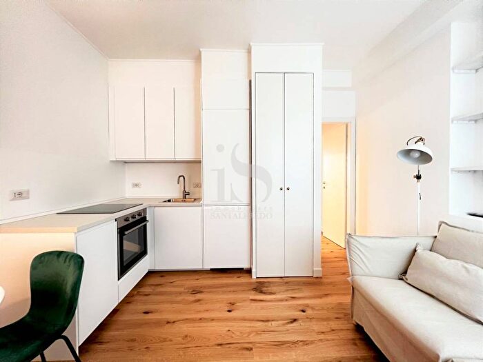 Appartamento bilocale in affitto in VIA CARLO FARINI, Isola, Milano