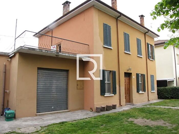 Casa con 8 locali in vendita in Ragazzena Cervia, Cervia