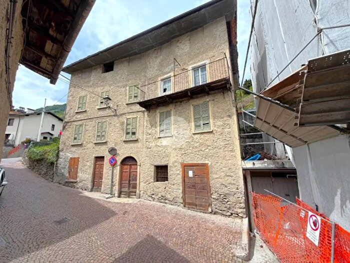Casa con 5 locali in vendita in Via San Giorgio, Montagna In Valtellina