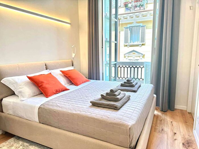 Appartamento bilocale in affitto in Via Giuseppe Luigi Lagrange, Via Roma, Torino