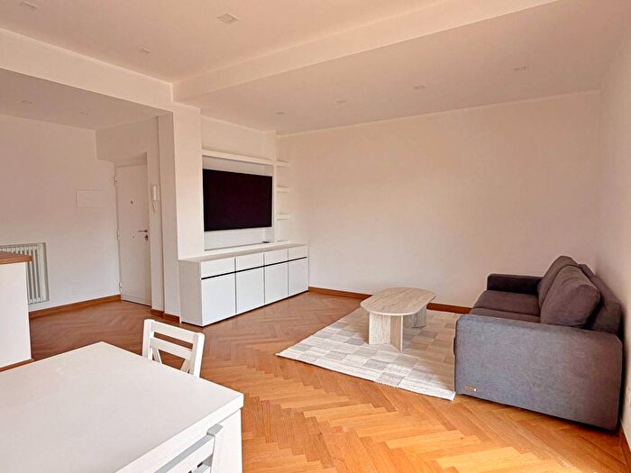 Appartamento trilocale in affitto in Via delle Montagne Rocciose, Eur, Roma
