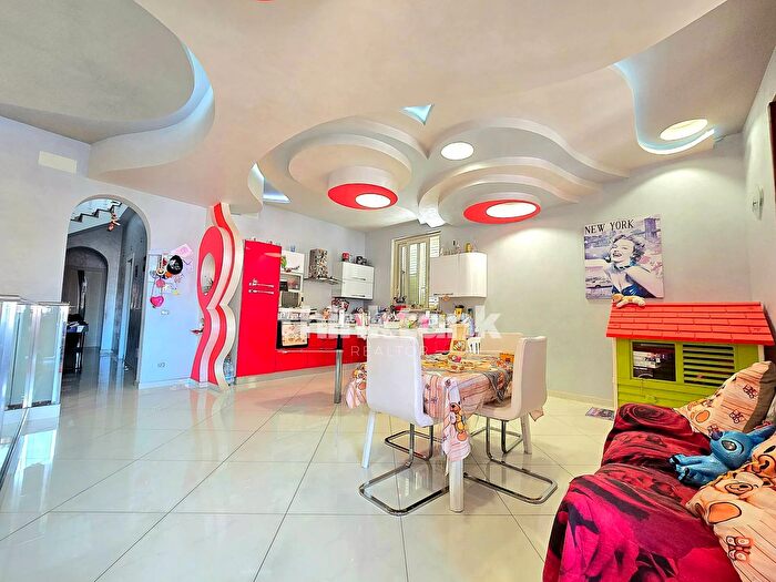 Casa con 6 locali in vendita in Via Cesare Abba Snc, Avola