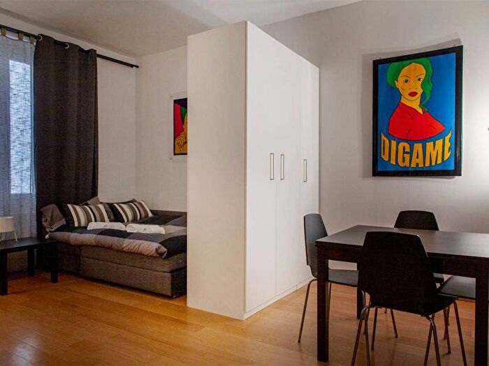 Appartamento monolocale in affitto in Via Federico Confalonieri, Isola, Milano