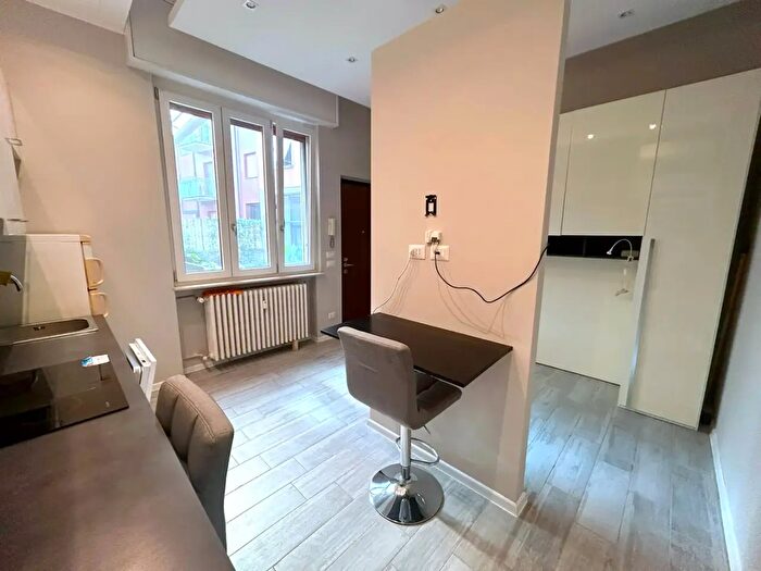 Appartamento monolocale in vendita in Via delle Forze Armate, Milano