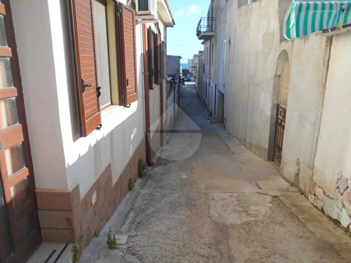 Casa con 6 locali in vendita in Castelvetrano