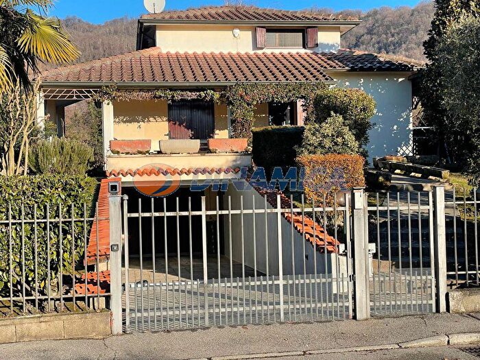 Casa con 5 locali in vendita in Villaggio Larco, Sotto Il Monte Giovanni Xxiii
