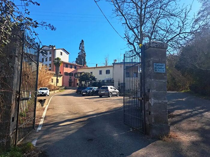 Casa quadrilocale in vendita in Strada Roncone, Viterbo