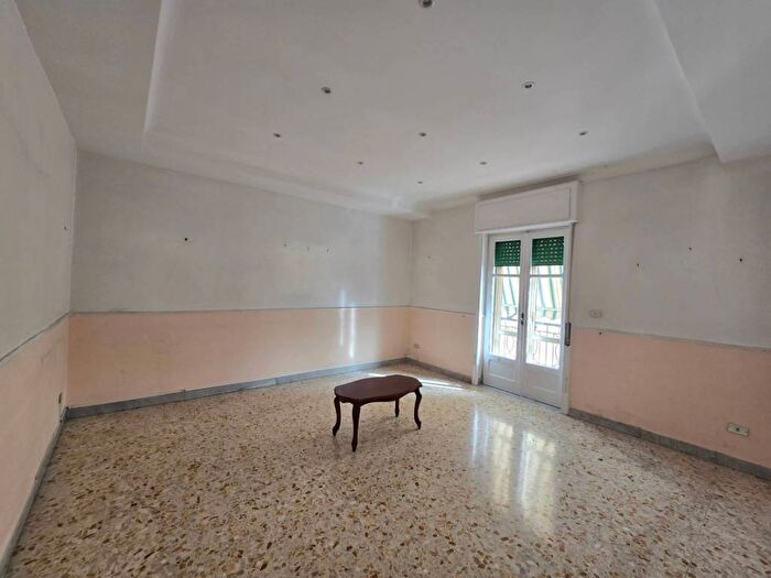 Appartamento trilocale in affitto in Via Luigi Einaudi, Centro, Volla