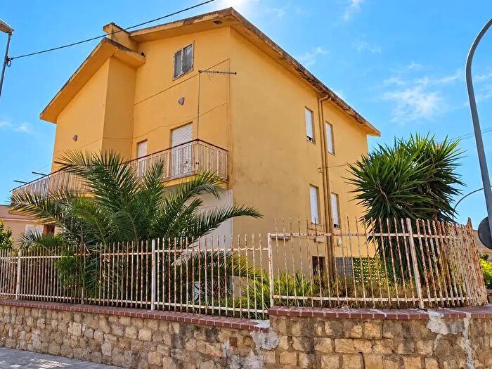 Appartamento con 7 locali in vendita in Via delle Magnolie, Agrigento