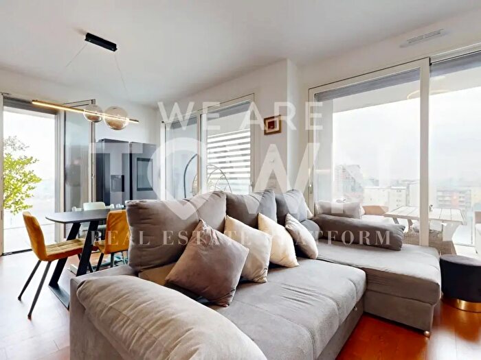 Appartamento trilocale in vendita in Via Nino Besozzi, Milano