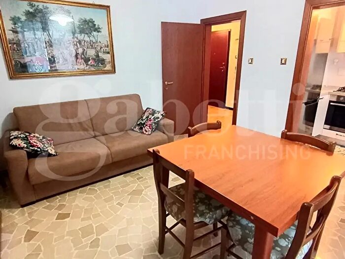 Appartamento trilocale in affitto in Via Spadini, Bologna