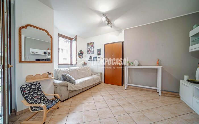 Appartamento trilocale in vendita in Via Campo dei Fiori, Cairate