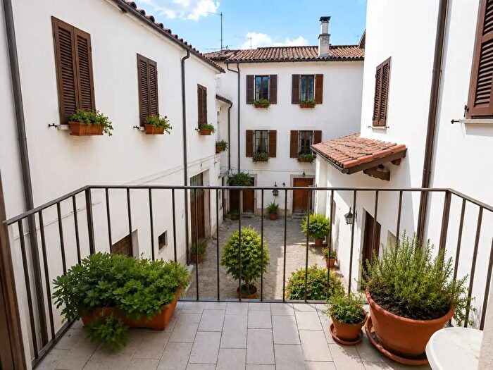 Appartamento trilocale in vendita in Via Bacilina, Forli