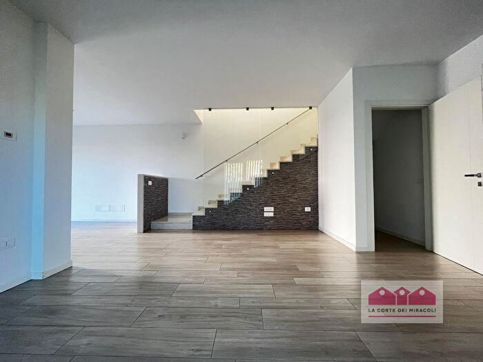 Casa quadrilocale in affitto in Via Ca dellOro, Monticello Conte Otto