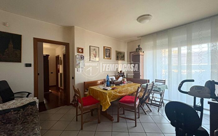 Appartamento quadrilocale in vendita in Via Vizzolone di Sopra, Busto Arsizio