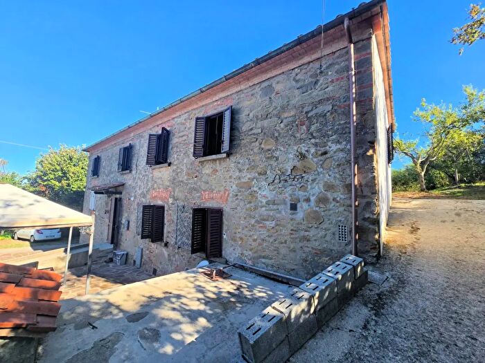 Casa con 6 locali in vendita in Via Santa Lucia, Larciano