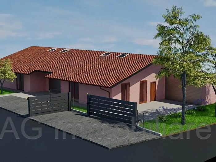 Casa quadrilocale in vendita in Via Nuova, Gravellona Toce