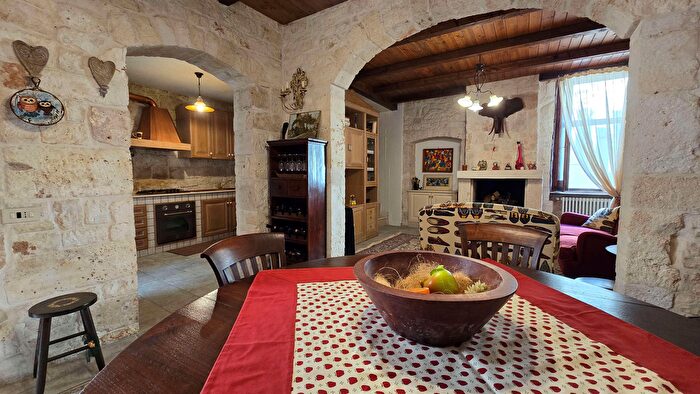 Casa con 6 locali in vendita in Conversano