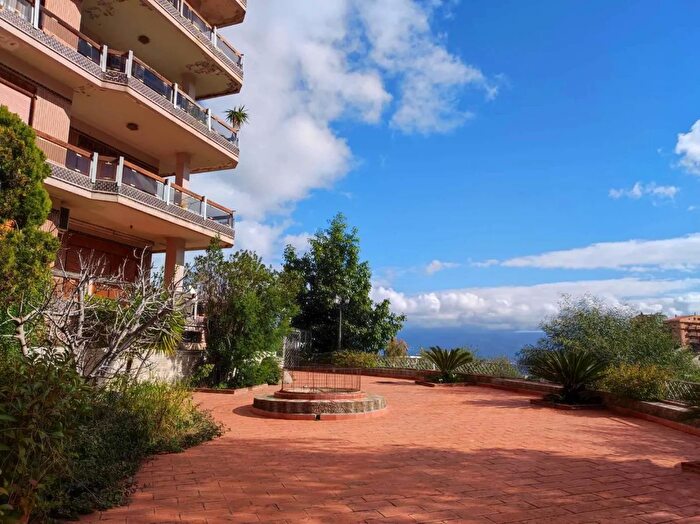 Appartamento bilocale in vendita in Via Ducezio Messina, Messina