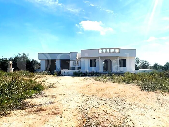 Casa con 5 locali in vendita in Contrada Tisciano, Tuglie