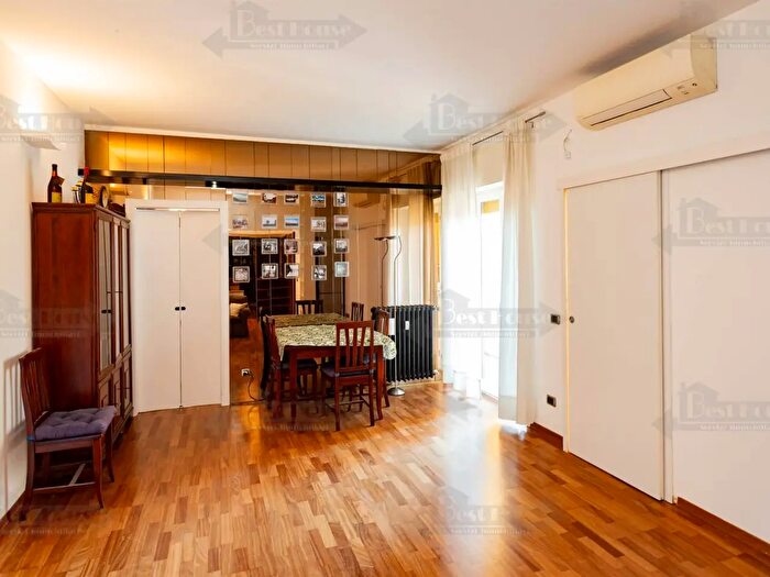 Appartamento trilocale in affitto in Via Bazzini, Milano