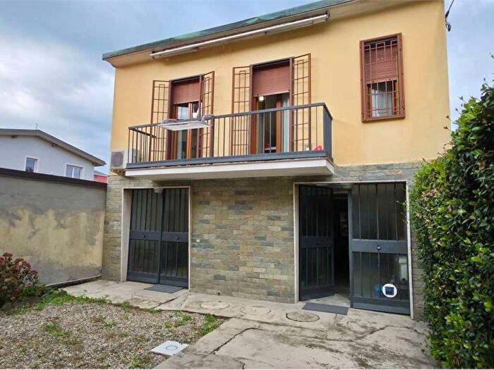 Appartamento trilocale in affitto in Via Cesare Battisti, Centro, Cernusco sul Naviglio