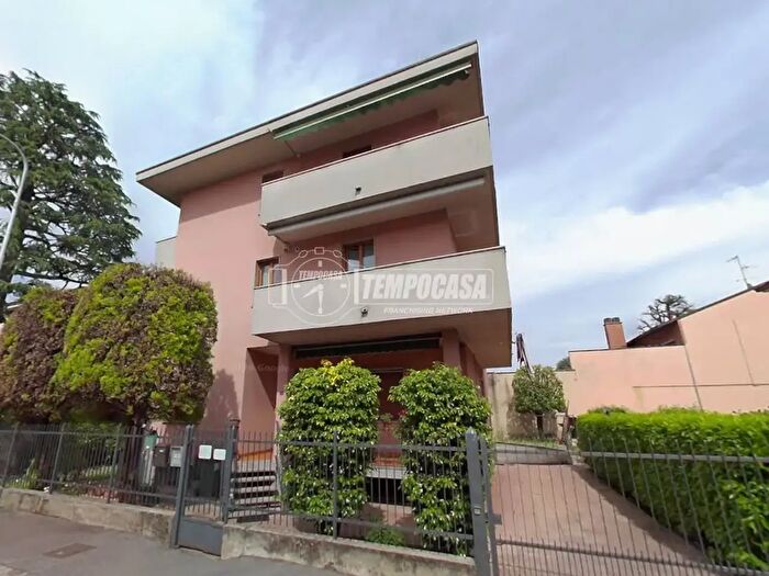 Appartamento trilocale in vendita in Desio