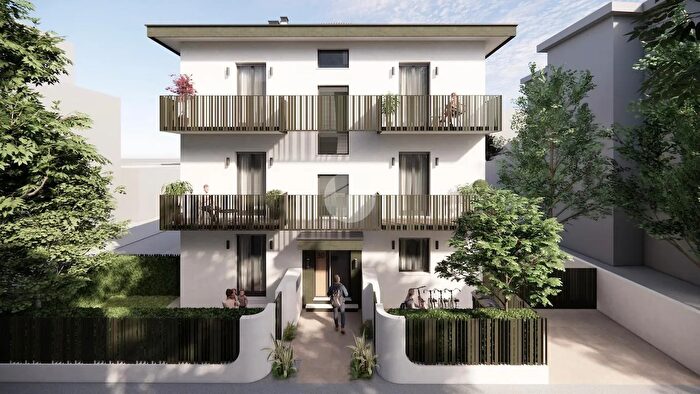 Appartamento trilocale in vendita in Viale Giosuè Carducci, Rimini