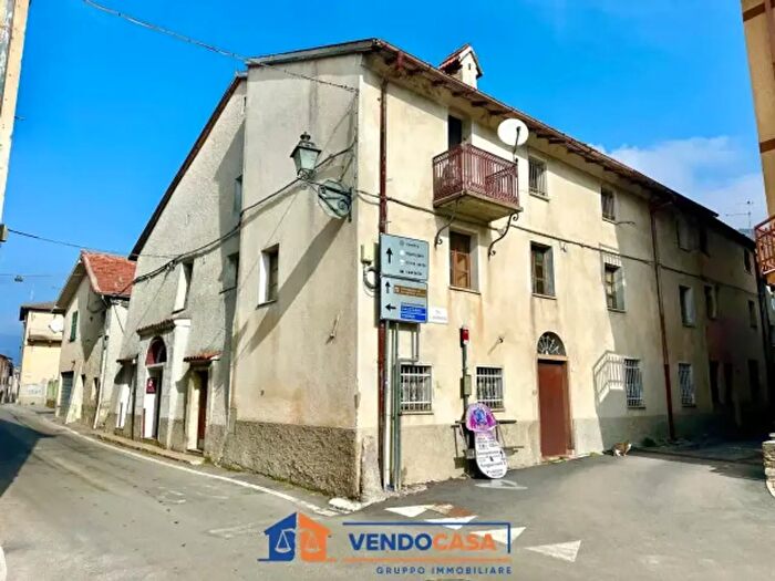 Casa con 6 locali in vendita in Via Giuseppe Mazzini, Bardineto