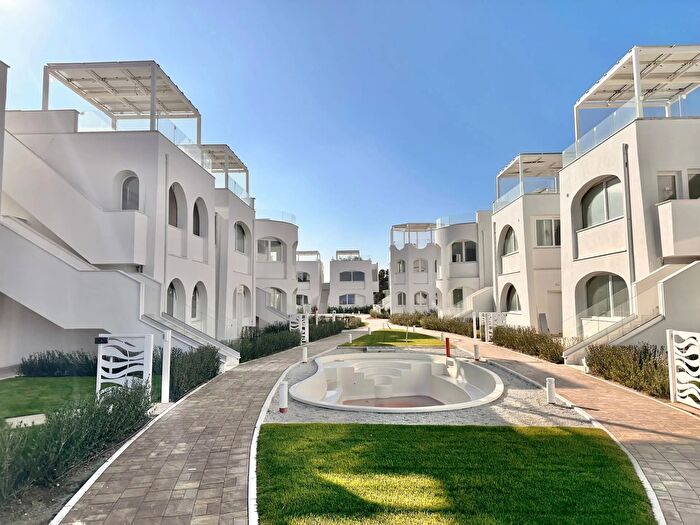 Appartamento quadrilocale in vendita in Via Litoranea Complesso Costa Conero, Numana