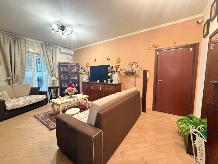 Appartamento trilocale in vendita in Via Badia, Catania