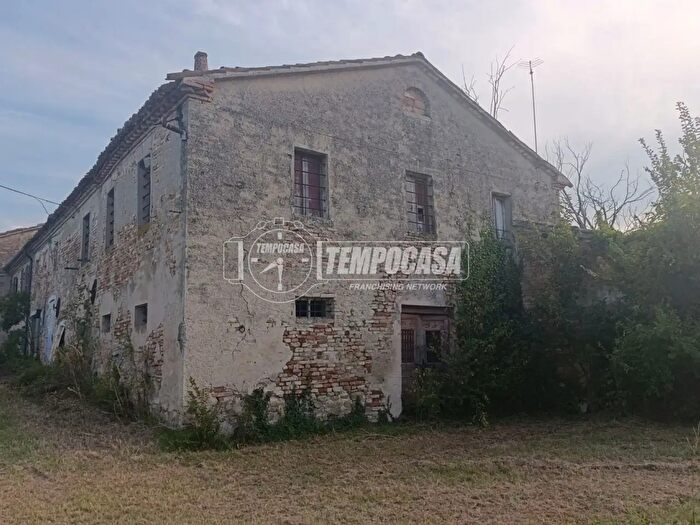 Appartamento con 6 locali in vendita in Monte Roberto