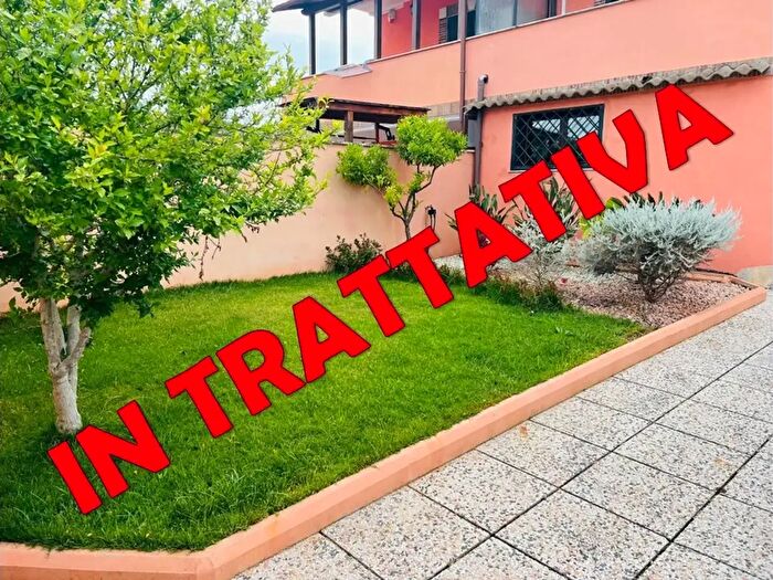 Casa quadrilocale in vendita in Via Giuseppe Dechelette, Roma