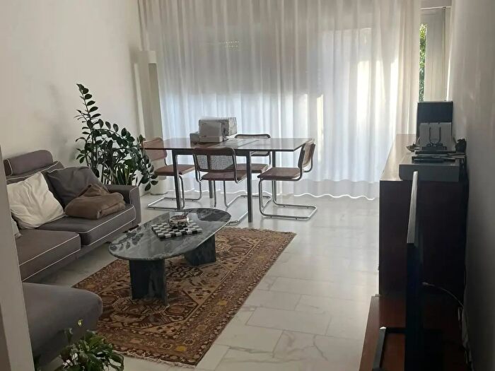 Casa quadrilocale in vendita in Carrara