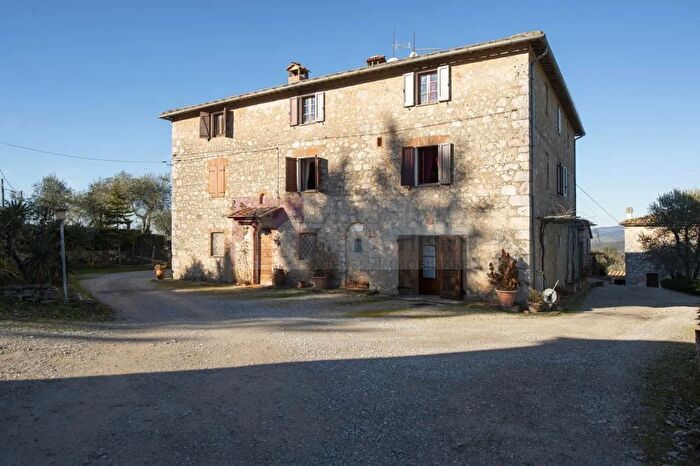 Casa con 15 locali in vendita in Monteriggioni