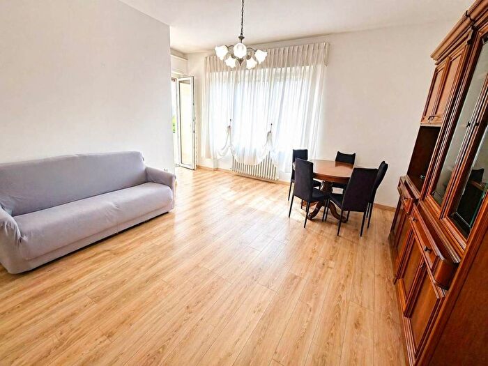 Appartamento trilocale in affitto in Centro, Arona