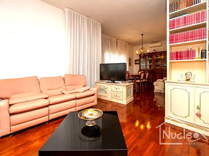 Casa con 7 locali in vendita in Via Appia, Montegrotto Terme