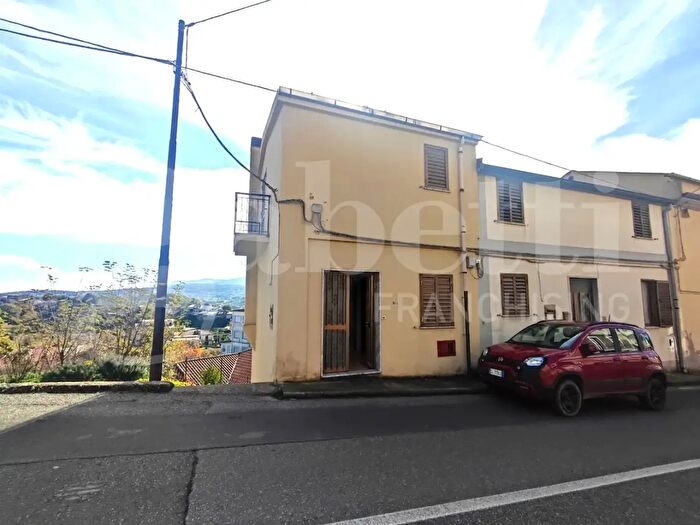 Appartamento trilocale in vendita in Via G Garibaldi, San Vito Sullo Ionio