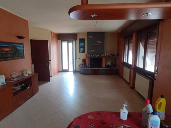 Casa con 5 locali in affitto in Via San Vittore Martire, Piano, Gaverina Terme