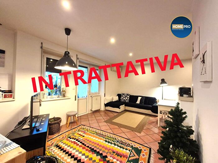 Appartamento bilocale in vendita in Via Segesta, Roma