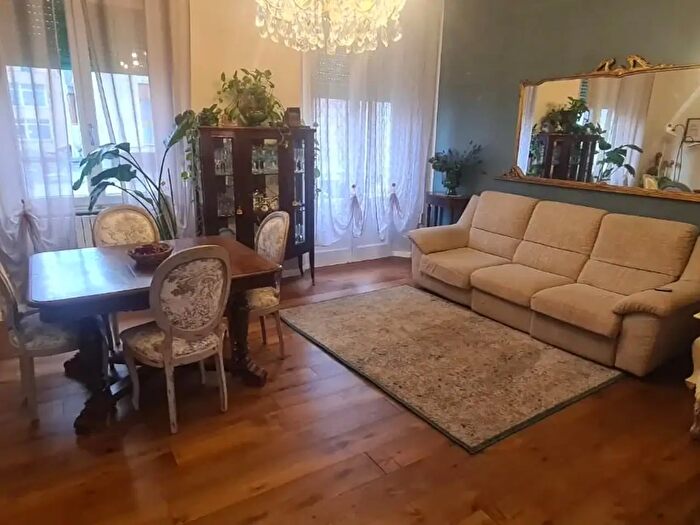 Appartamento trilocale in vendita in Iazza Giacomo Matteo, Livorno