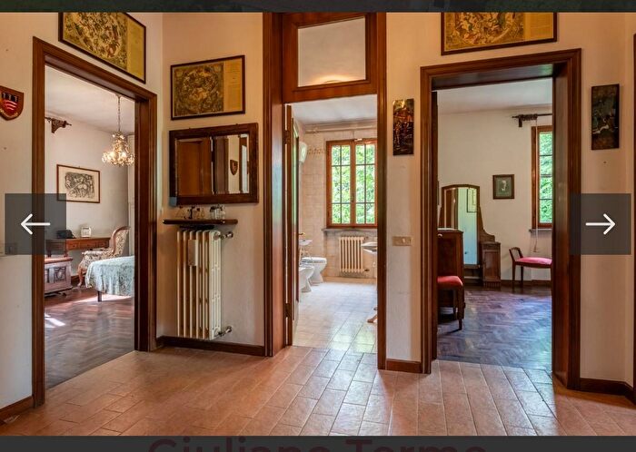 Casa con 16 locali in vendita in San Giuliano Terme