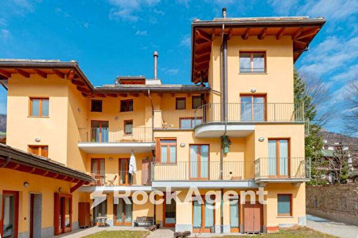 Appartamento con 5 locali in vendita in Via G F Medail, Bardonecchia