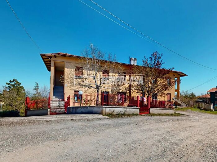 Appartamento quadrilocale in vendita in Via IV Novembre Monteombraro, Zocca