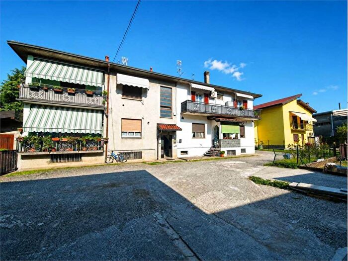 Appartamento quadrilocale in vendita in Via Fermi, Centro, Brebbia