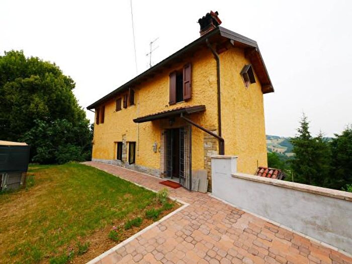 Casa con 6 locali in vendita in Via Novembre, Prignano Sulla Secchia