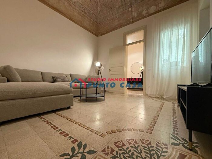 Appartamento trilocale in affitto in Via Vincenzo Barbaro, Centro, Trapani